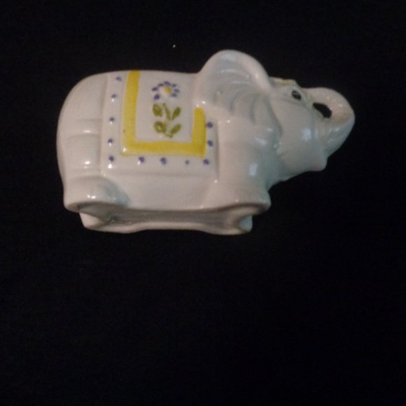 VINTAGE HAPPY ELEPHANT POTTERY PLANTER - Picture 2 of 7